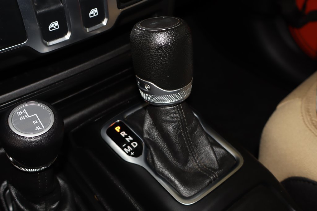 Used 2020 Jeep Wrangler Sport AWD/4WD image 31