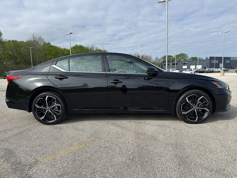 New 2026 Nissan Altima 2.5 SR AWD/4WD image 4