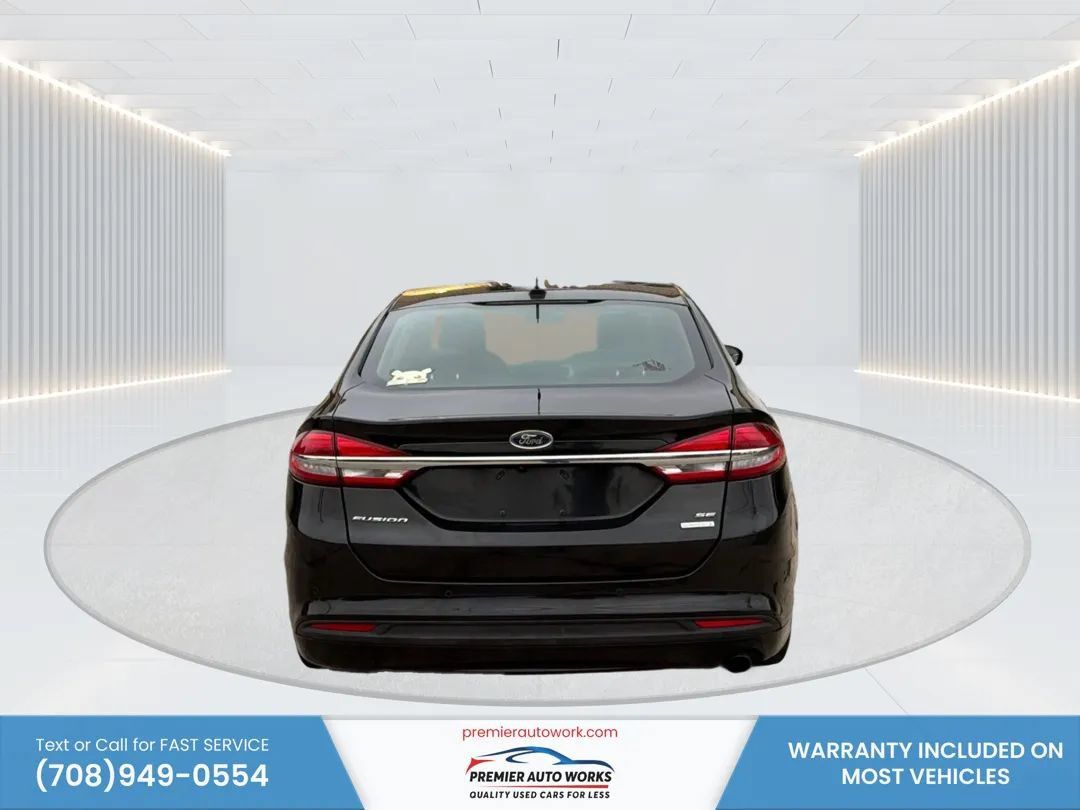 Used 2017 Ford Fusion SE FWD image 5