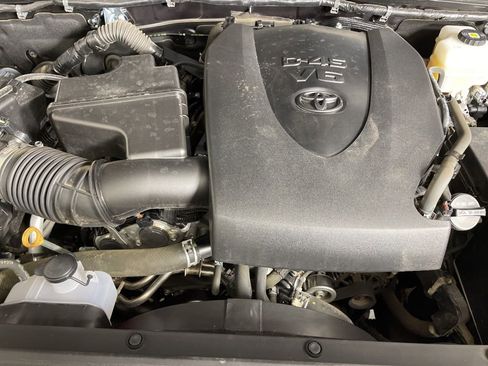 Used 2021 Toyota Tacoma TRD Off-Road image 36