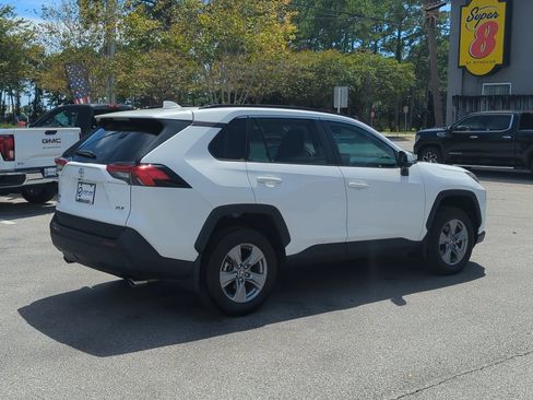 Used 2024 Toyota RAV4 XLE w/ Convenience Package FWD image 6