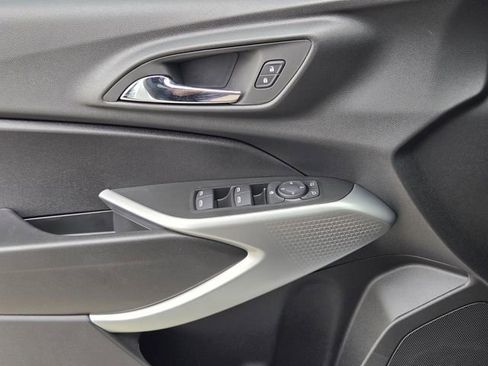 New 2026 Chevrolet Trax RS w/ Sunroof Package FWD image 17