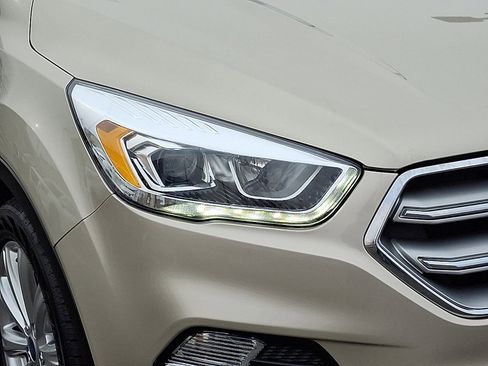 Used 2017 Ford Escape Titanium image 9