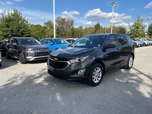 Used 2020 Chevrolet Equinox LS w/ LS Convenience Package image 7