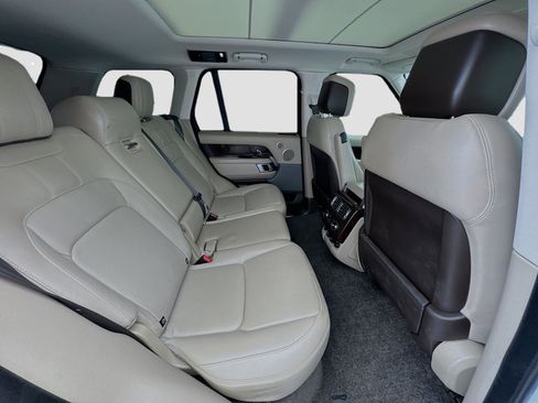 Used 2020 Land Rover Range Rover HSE image 19