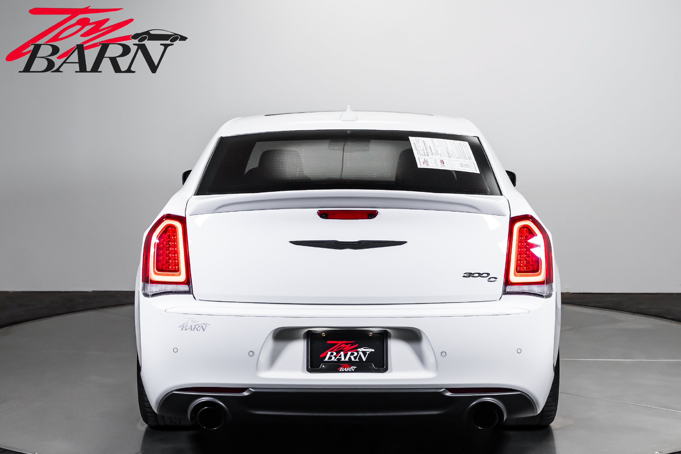 Used 2023 Chrysler 300 C RWD image 4