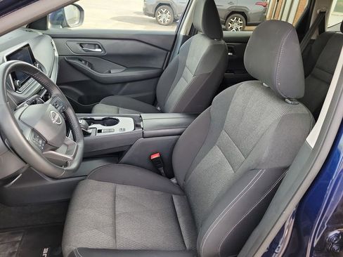 Used 2025 Nissan Rogue SV image 16