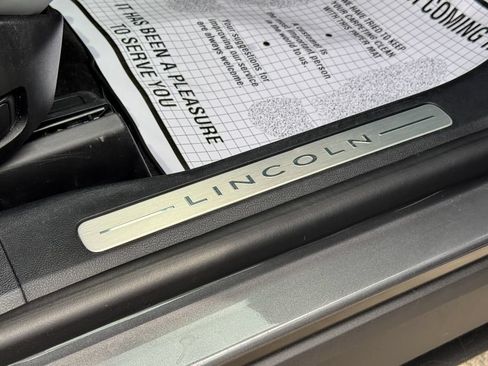 Used 2022 Lincoln Corsair AWD w/ Premium Package image 16