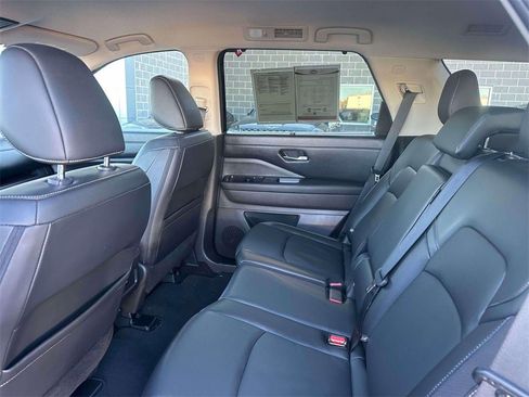 Certified 2023 Nissan Pathfinder SL image 10