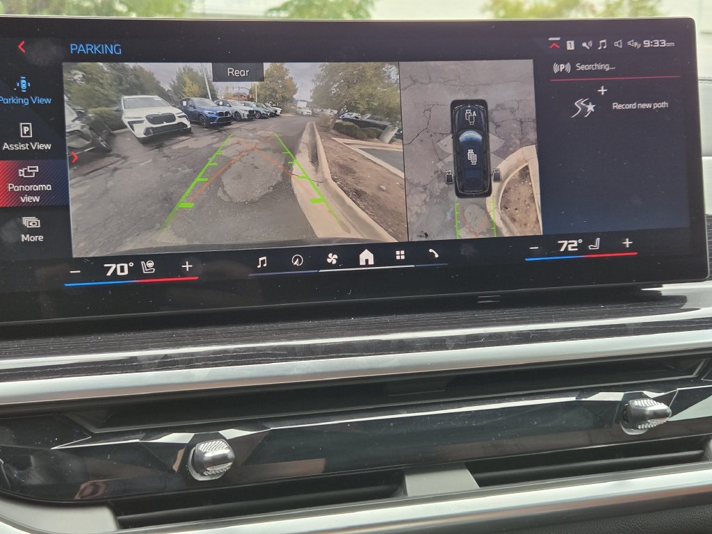 Certified 2025 BMW X7 M60i AWD/4WD image 21
