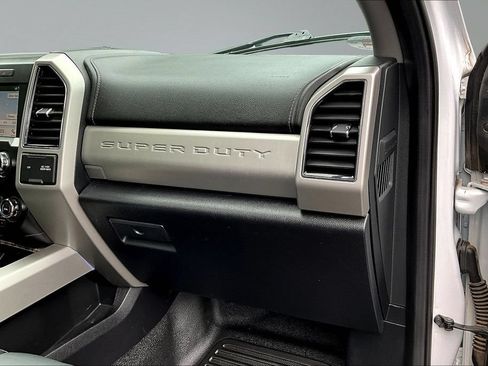 Certified 2019 Ford F250 Lariat w/ Lariat Value Package AWD/4WD image 30