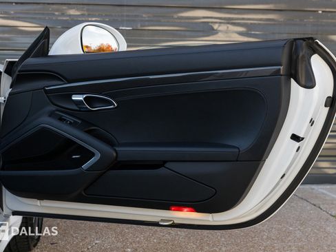 Used 2016 Porsche 911 Turbo w/ Sport Chrono Package image 32