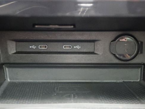 Used 2024 Volkswagen Tiguan SEL R-Line image 31