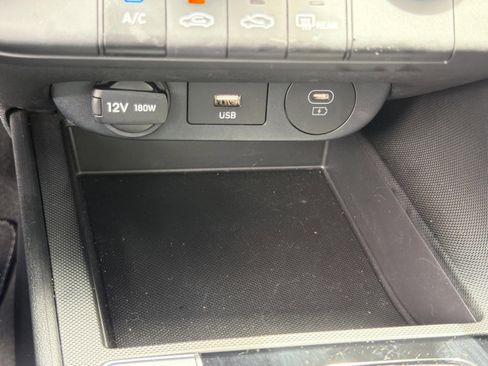 Certified 2026 Hyundai Elantra SE w/ Cargo Package FWD image 23