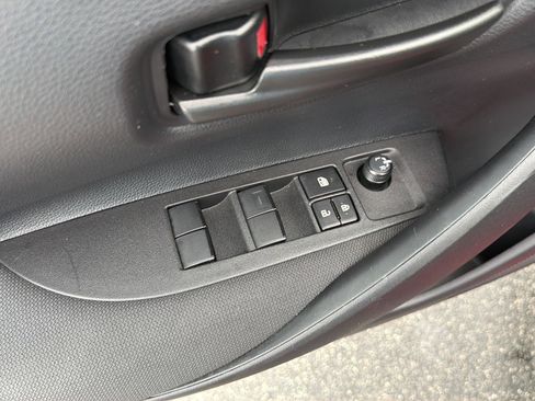 Certified 2025 Toyota Corolla LE FWD image 30