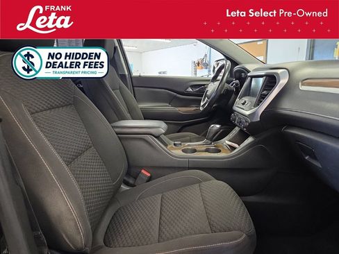 Used 2018 GMC Acadia SLE FWD image 18
