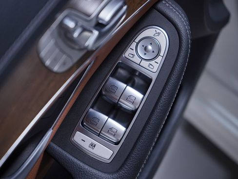 Used 2020 Mercedes-Benz C 300 Sedan image 17