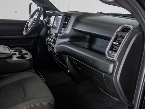 Used 2024 RAM 2500 Tradesman w/ Chrome Appearance Group AWD/4WD image 12