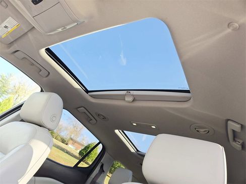 Used 2018 GMC Acadia SLT image 9