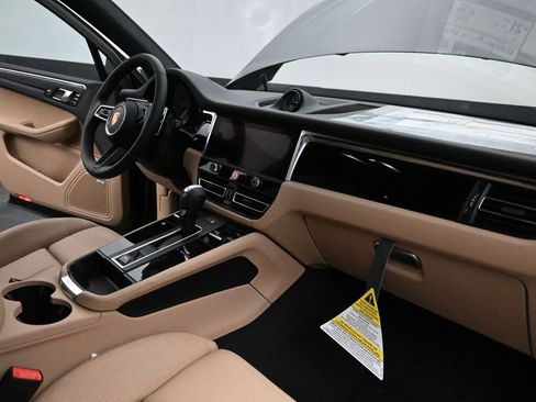 New 2025 Porsche Macan image 19