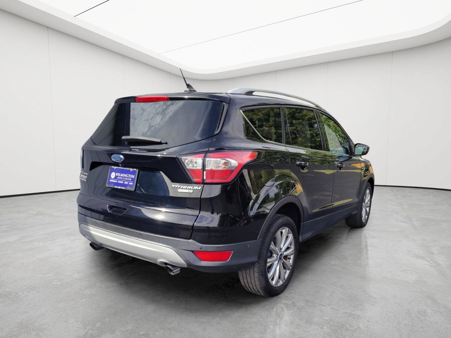 Used 2018 Ford Escape Titanium AWD/4WD image 3