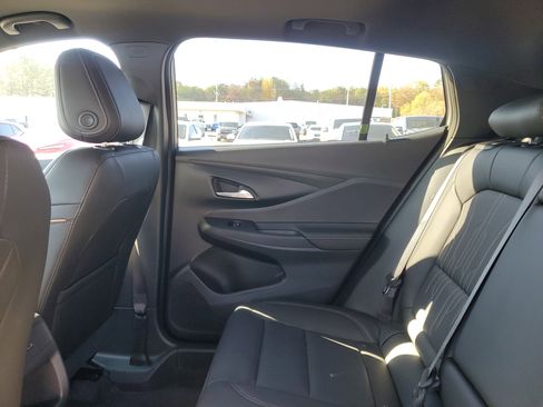 New 2025 Buick Envista Avenir image 9