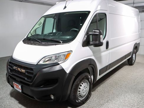 Used 2024 RAM ProMaster 2500 w/ Convenience Group FWD image 29