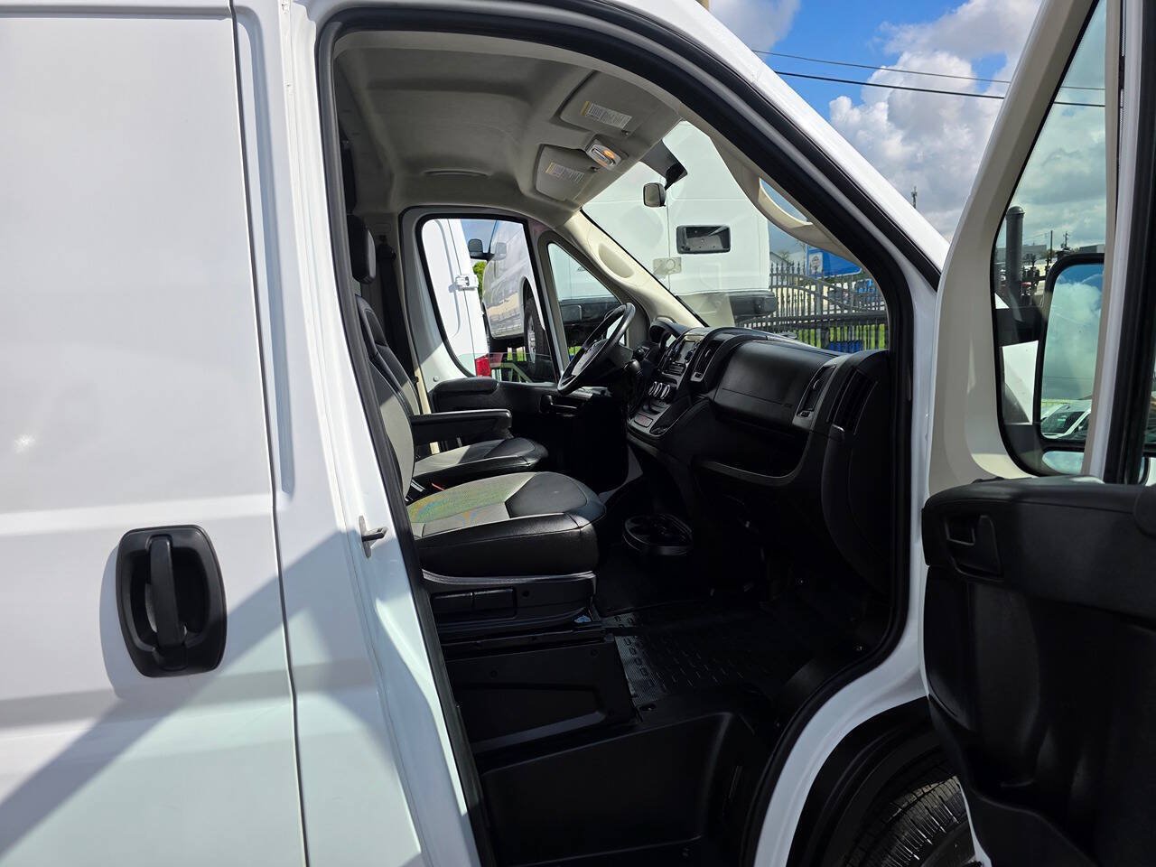 Used 2021 RAM ProMaster 2500 FWD image 16
