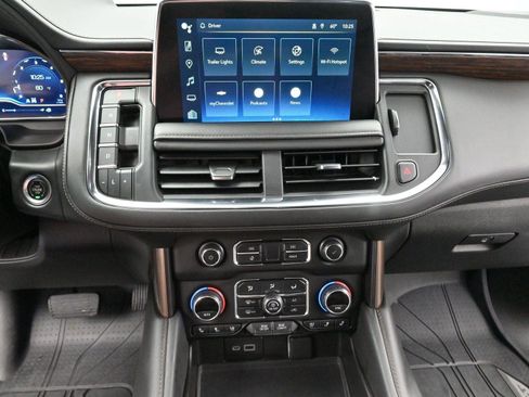 Used 2022 Chevrolet Suburban High Country image 25