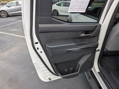 Used 2024 Toyota Tacoma TRD Off-Road w/ TRD Off Road Upgrade Package AWD/4WD image 26