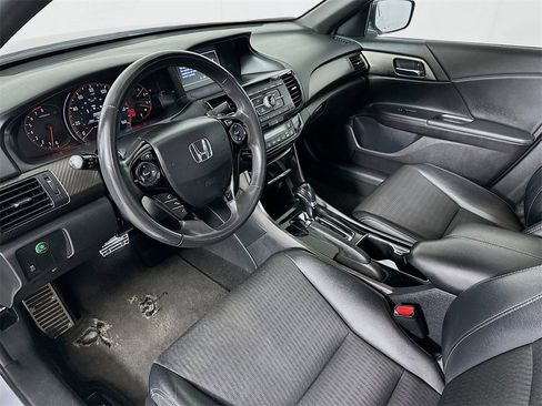 Used 2016 Honda Accord Sport image 10