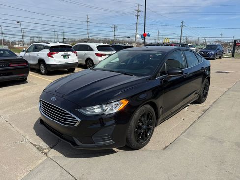 Used 2020 Ford Fusion SE image 5