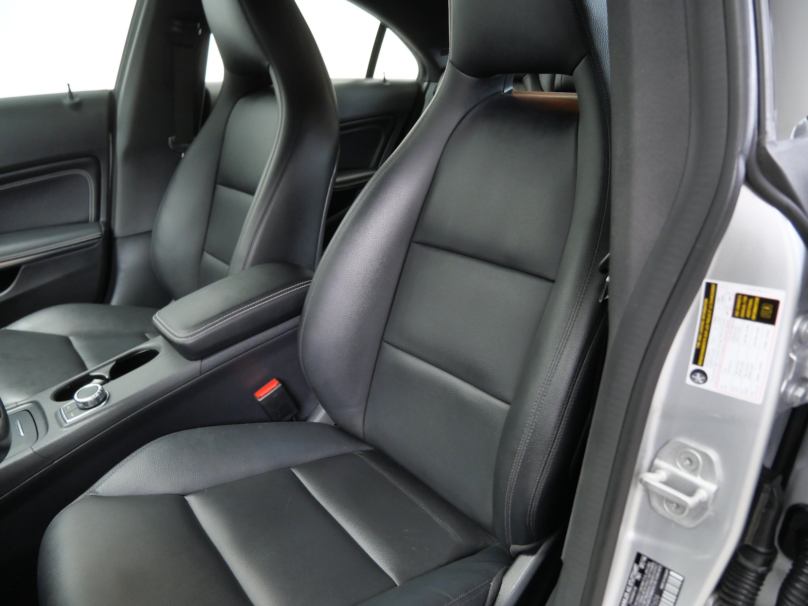 Used 2014 Mercedes-Benz CLA 250 image 14