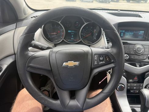 Used 2014 Chevrolet Cruze LS FWD image 14