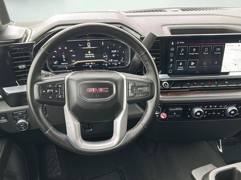 Used 2025 GMC Sierra 1500 SLT AWD/4WD image 13