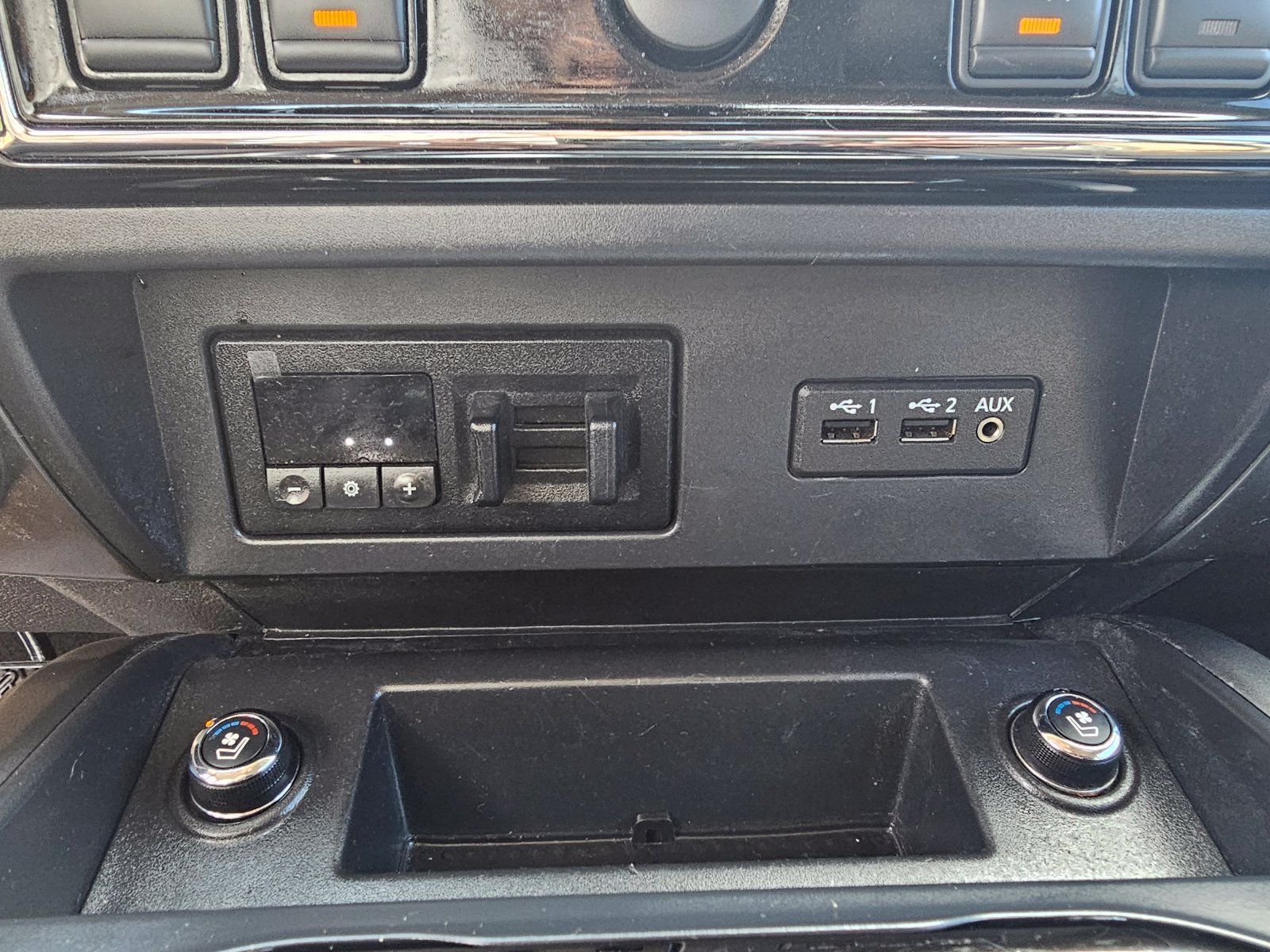 Used 2019 Nissan Titan Platinum Reserve w/ Platinum Utility Package AWD/4WD image 24