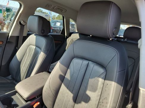 Used 2023 Audi Q5 2.0T Premium image 17