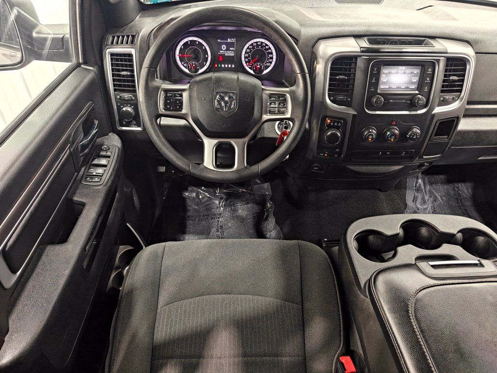 Used 2024 RAM 1500 Warlock AWD/4WD image 4