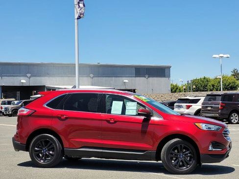 Certified 2019 Ford Edge SEL w/ Equipment Group 201A FWD image 3
