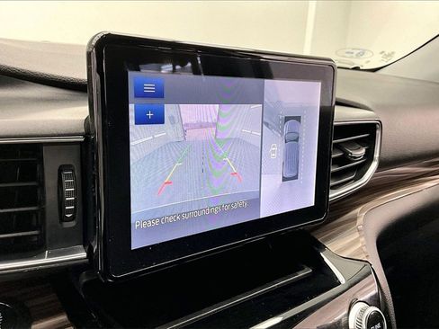 Used 2022 Ford Explorer Limited w/ Equipment Group 301A image 21