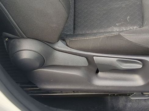 Used 2021 Toyota C-HR LE image 39