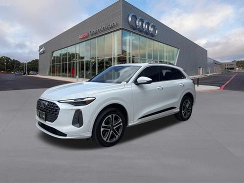Certified 2025 Audi Q5 Premium w/ Premium Plus AWD/4WD image 1