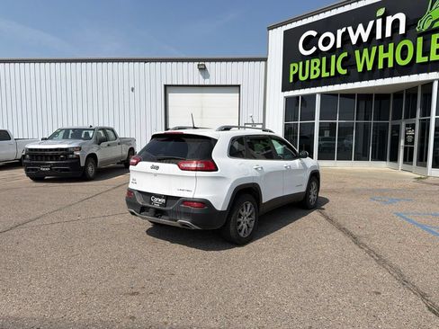 Used 2018 Jeep Cherokee Limited w/ Trailer Tow Group AWD/4WD image 3