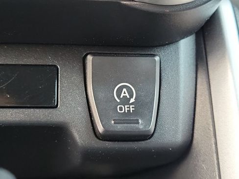 Used 2020 Toyota RAV4 XLE FWD image 26