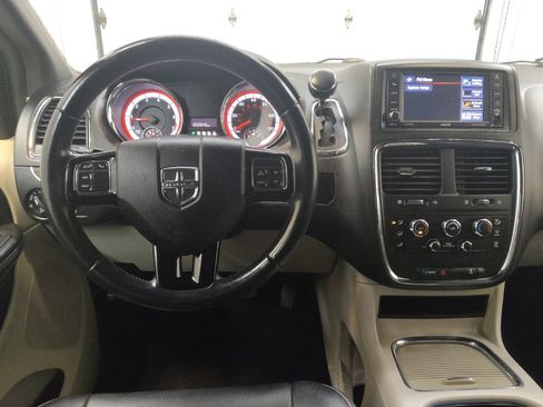 Used 2019 Dodge Grand Caravan SXT FWD image 22