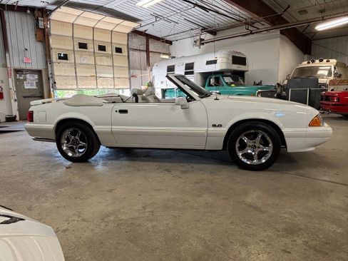 Used 1993 Ford Mustang LX RWD image 7