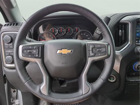 Used 2022 Chevrolet Silverado 1500 LT w/ Z71 Off-Road Package AWD/4WD image 24