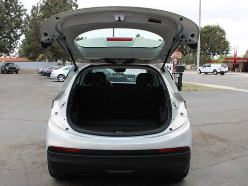 Used 2023 Chevrolet Bolt LT image 32