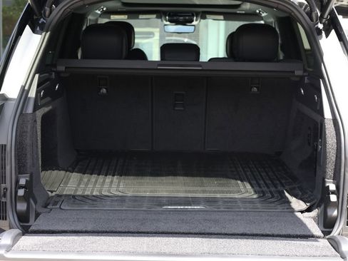 Used 2025 Land Rover Range Rover SE AWD/4WD image 9