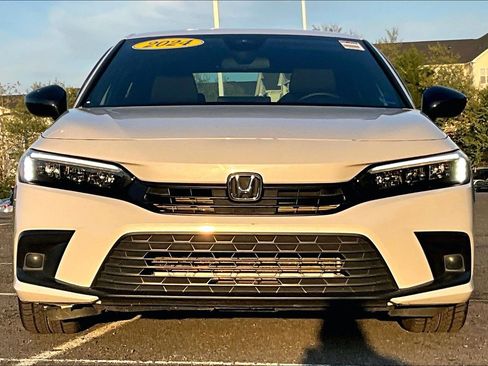 Used 2024 Honda Civic Sport image 3